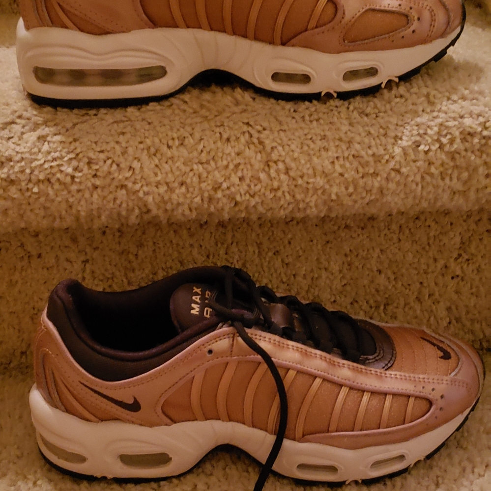 Shoes - Picture 4 of 5